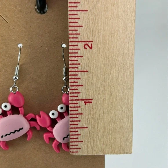 Cute Beach Crab Resin Dangle Earrings - Picture 2 of 2